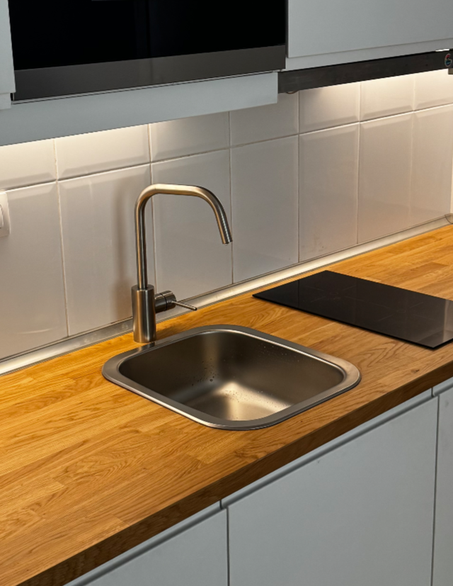 Pintura piso y cambio de encimera en Gracia — Cocinas en Barcelona